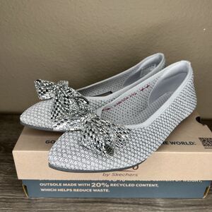 Sketchers NEW Cleo Point Ballet Flats Womens 7 Memory Foam Shoes Silver Bow